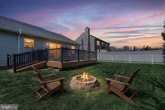 115 AUSTIN DR, Mount Wolf, PA 17347