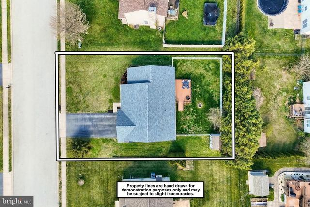 115 AUSTIN DR, Mount Wolf, PA 17347