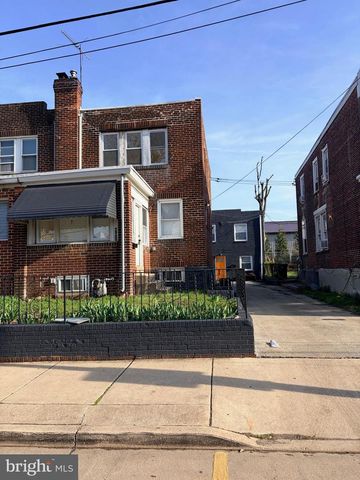 220 N 9TH ST, Darby, PA 19023