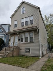 8209 S Coles Avenue, Chicago, IL 60617