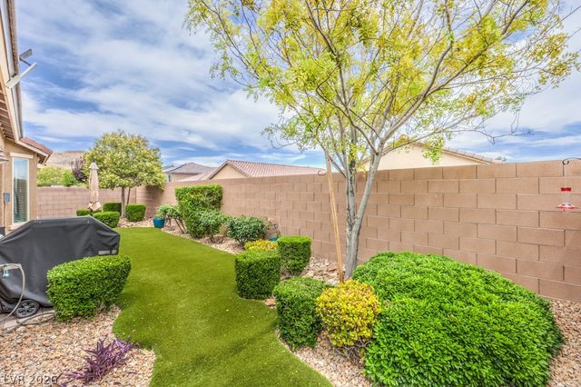 9476 Chandler Springs Avenue, Las Vegas, NV 89148
