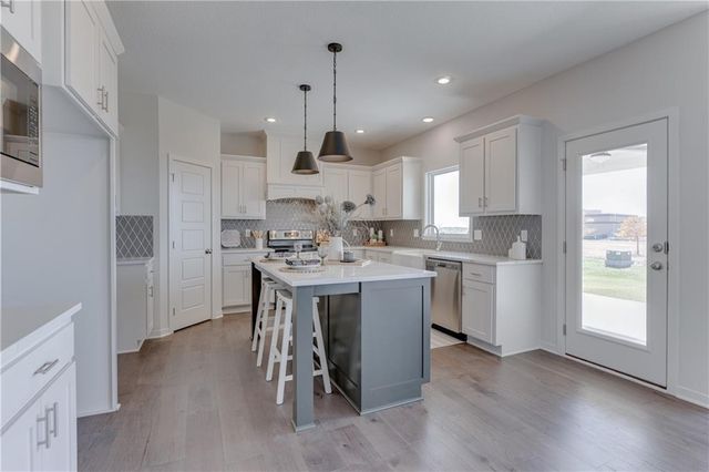 16468 S Penrose Street, Olathe, KS 66062