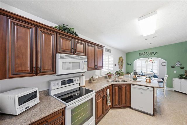 6144 Alexandria Circle, Fort Pierce, FL 34982