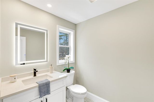 9 Trues Parkway, Sandown, NH 03873