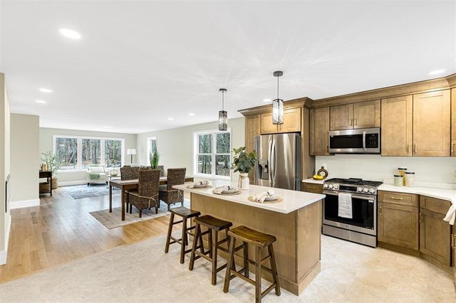 9 Trues Parkway, Sandown, NH 03873