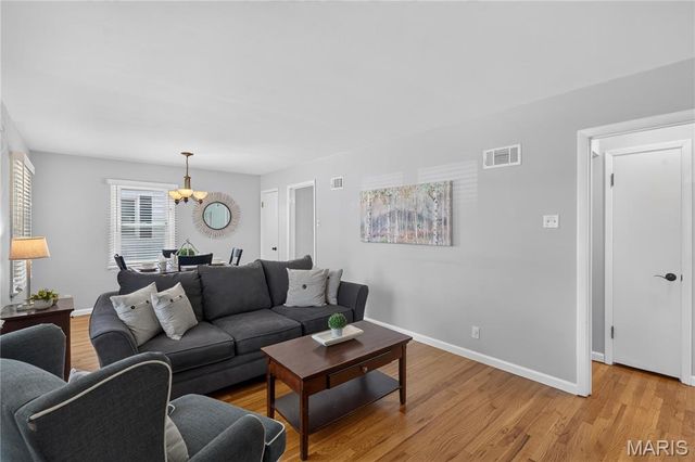 10949 Coral Ridge Drive, St Louis, MO 63123