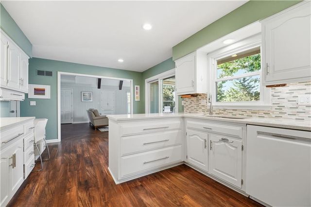 11728 W 108th Circle, Overland Park, KS 66210