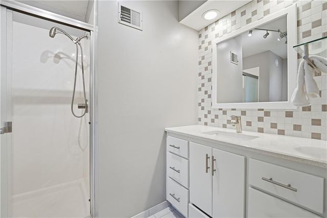 11728 W 108th Circle, Overland Park, KS 66210