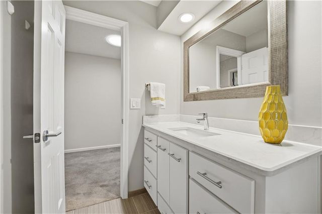 11728 W 108th Circle, Overland Park, KS 66210