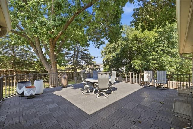 11728 W 108th Circle, Overland Park, KS 66210