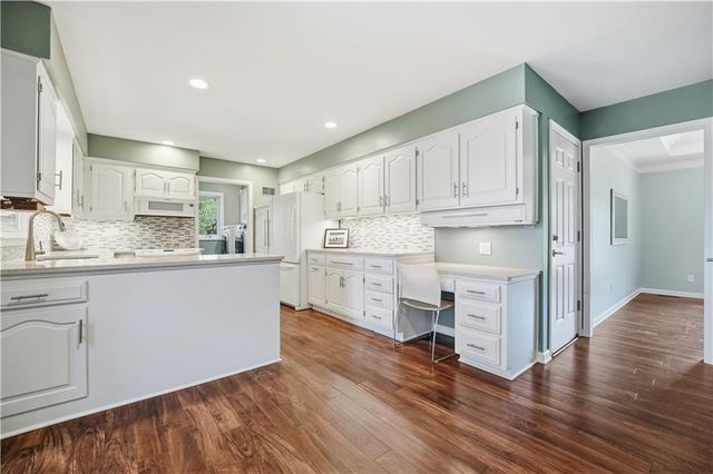 11728 W 108th Circle, Overland Park, KS 66210