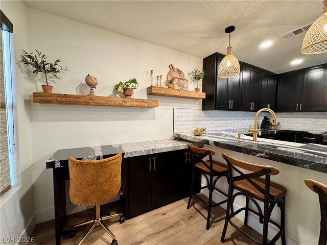 5269 Crooked Valley Drive, Las Vegas, NV 89149