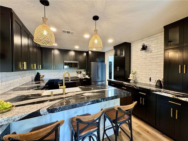 5269 Crooked Valley Drive, Las Vegas, NV 89149