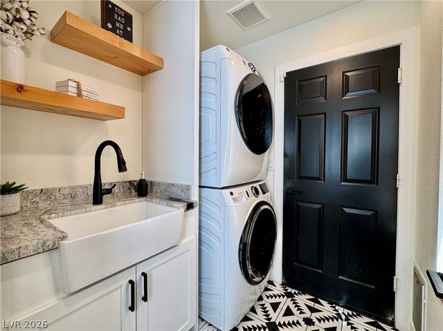 5269 Crooked Valley Drive, Las Vegas, NV 89149