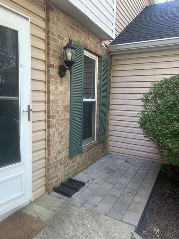 2464 Devonshire Court, Aurora, IL 60502