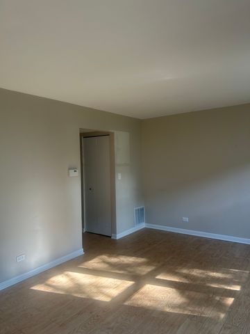 2464 Devonshire Court, Aurora, IL 60502