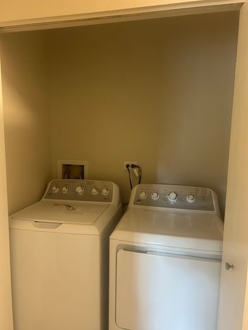 2464 Devonshire Court, Aurora, IL 60502