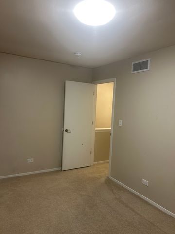 2464 Devonshire Court, Aurora, IL 60502