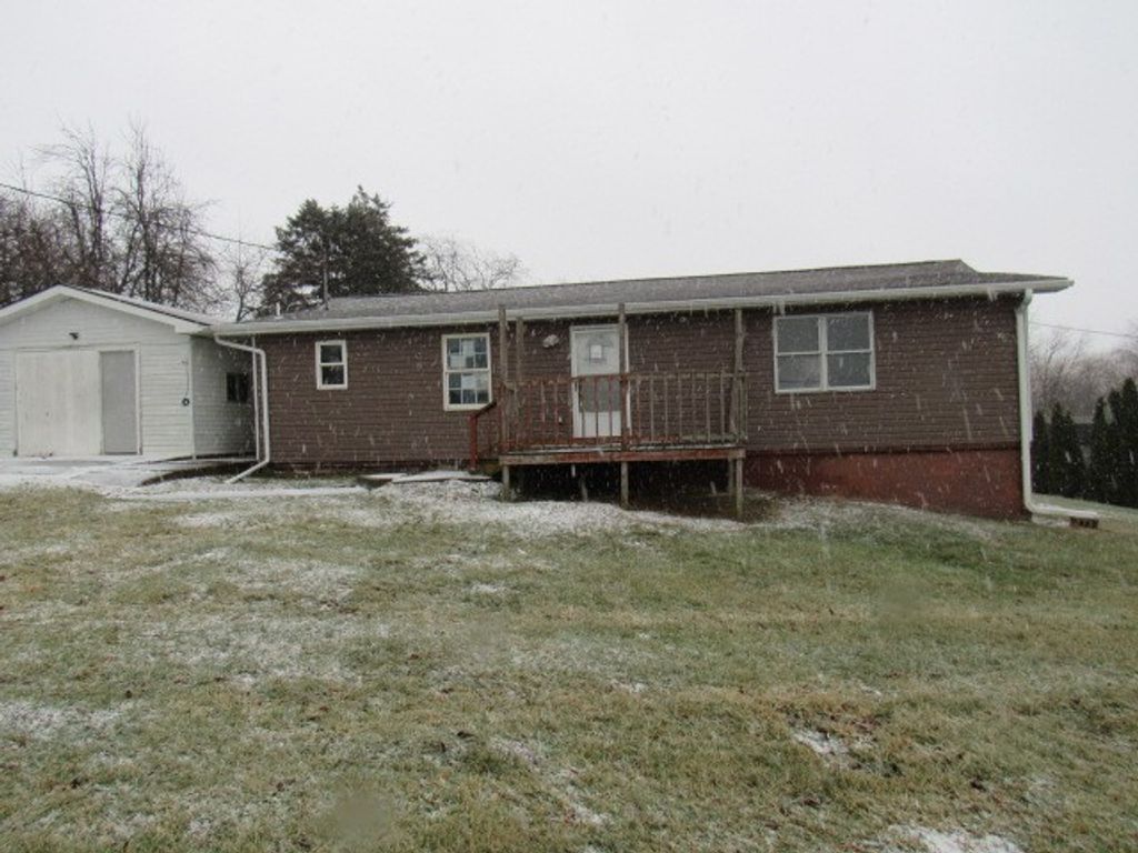 512 Bessemer Road, East Huntingdon, PA 15666