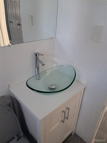 6006 Cascade Drive, St Louis, MO 63134