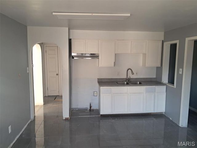 6006 Cascade Drive, St Louis, MO 63134