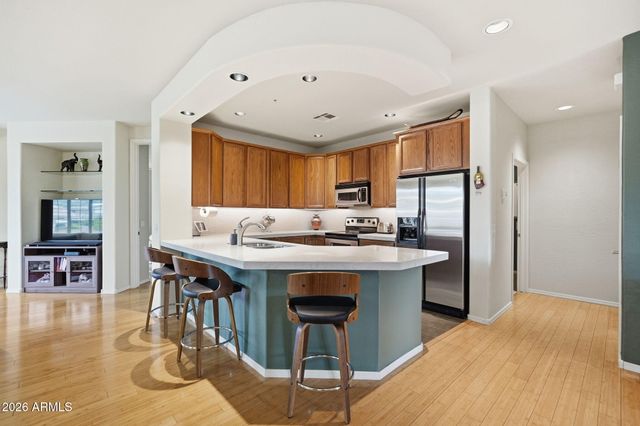 10655 N 9TH Street 212, Phoenix, AZ 85020