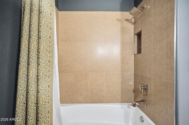 10655 N 9TH Street 212, Phoenix, AZ 85020