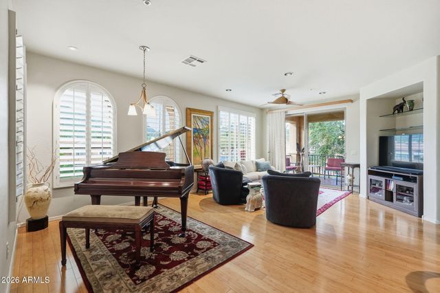 10655 N 9TH Street 212, Phoenix, AZ 85020