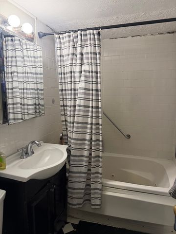 16 Everett Ave 1C, Boston, MA 02125