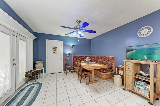 6207 COURTSIDE DRIVE 23, Bradenton, FL 34210