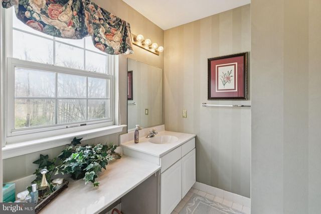 834 AMBER LN, West Chester, PA 19382