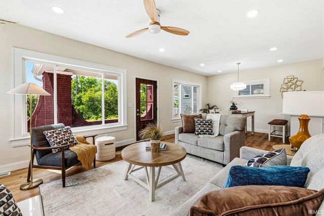 922 N Niles Avenue, South Bend, IN 46617