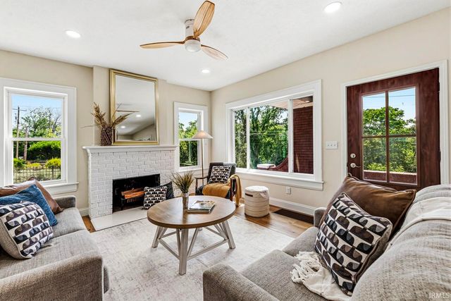 922 N Niles Avenue, South Bend, IN 46617