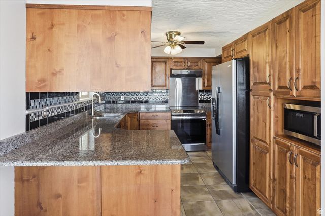 5396 S 4700 W, Hooper, UT 84315
