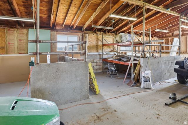 5396 S 4700 W, Hooper, UT 84315