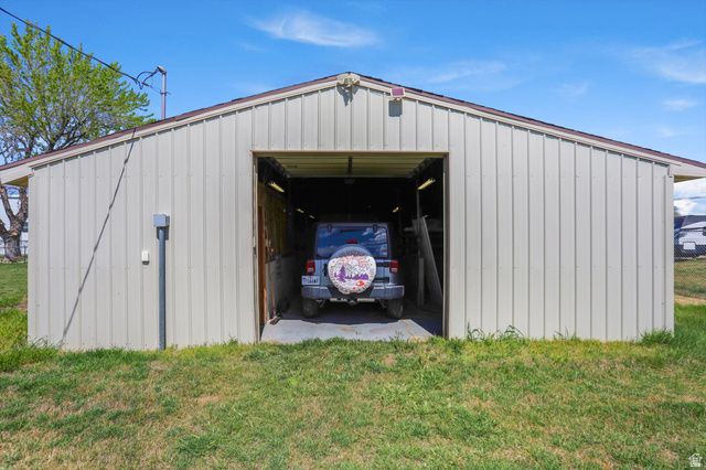 5396 S 4700 W, Hooper, UT 84315