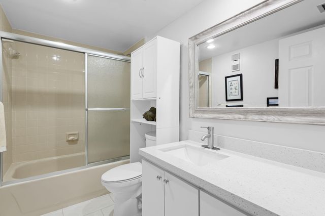 1709 Whitehall Drive 203, Davie, FL 33324