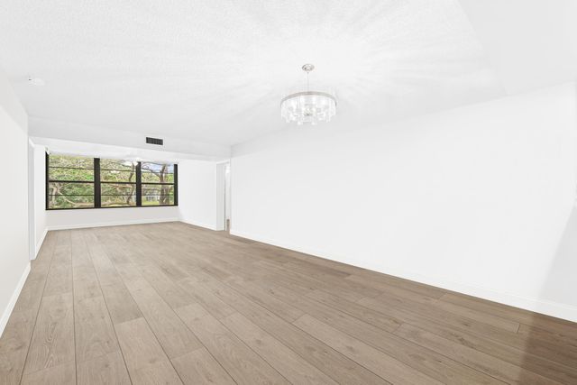 1709 Whitehall Drive 203, Davie, FL 33324