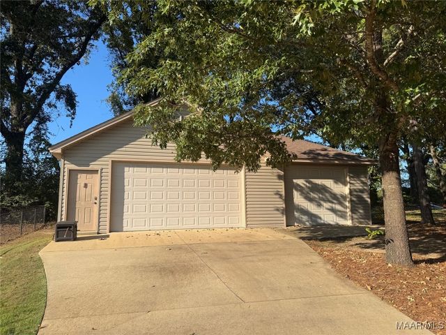 310 Hunters Ridge, Tallassee, AL 36078