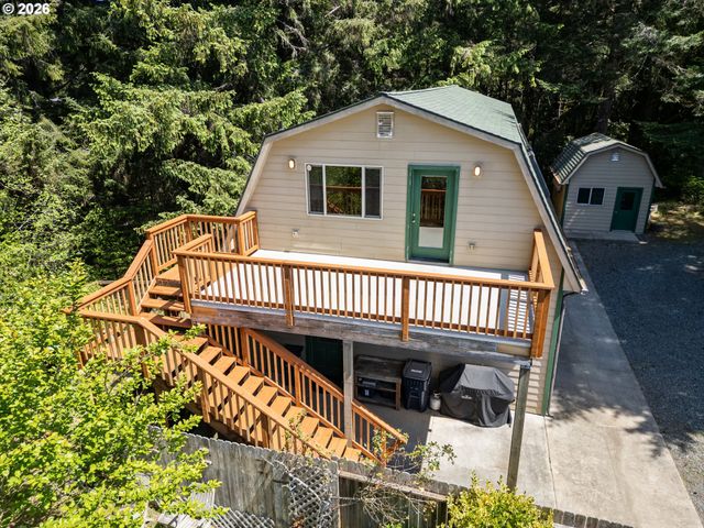 18698 CORNETT Rd, Brookings, OR 97415