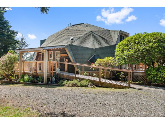 18698 CORNETT Rd, Brookings, OR 97415