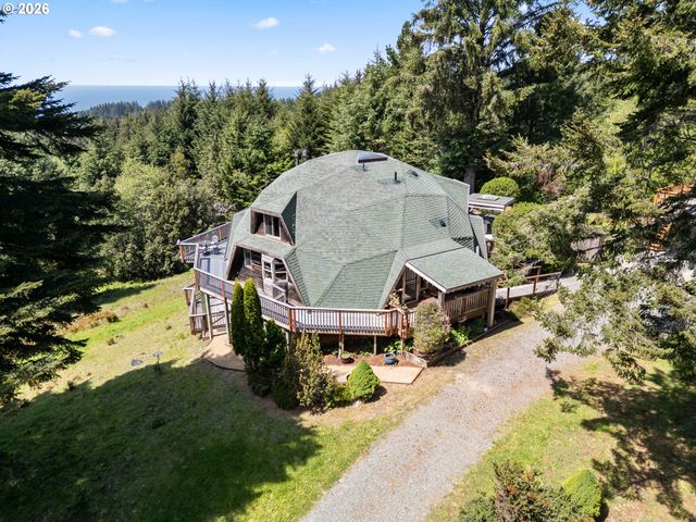 18698 CORNETT Rd, Brookings, OR 97415