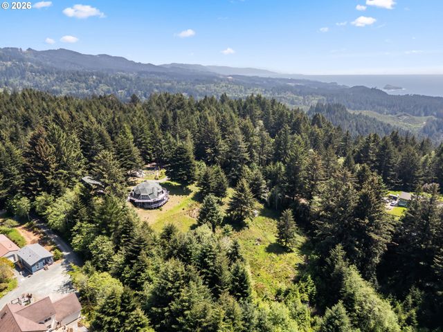 18698 CORNETT Rd, Brookings, OR 97415