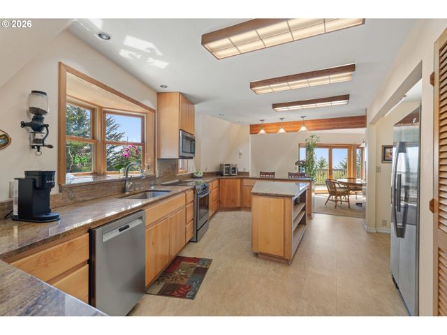 18698 CORNETT Rd, Brookings, OR 97415