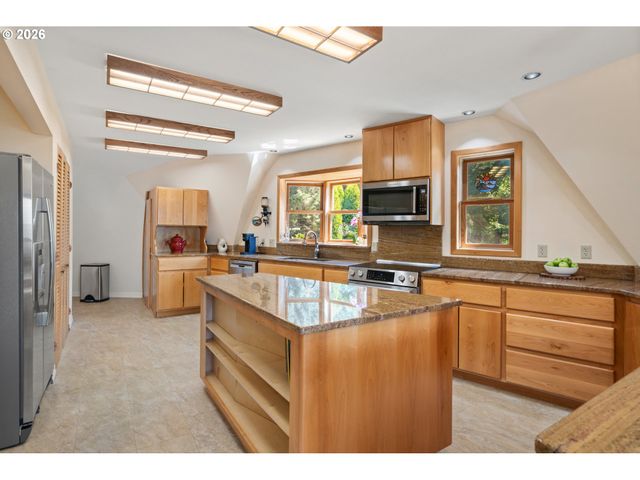 18698 CORNETT Rd, Brookings, OR 97415