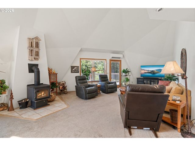 18698 CORNETT Rd, Brookings, OR 97415