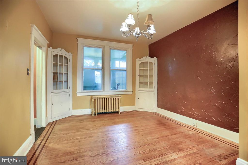 Image 10 of property listing at 2417 N PULASKI ST, Baltimore, MD 21217