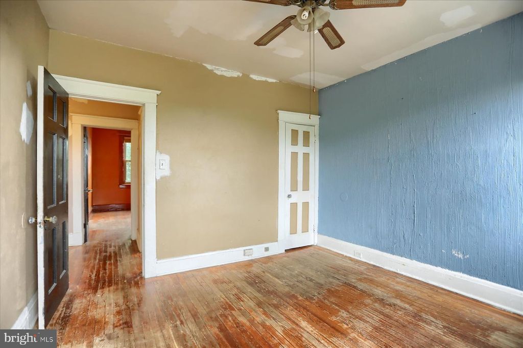 Image 17 of property listing at 2417 N PULASKI ST, Baltimore, MD 21217