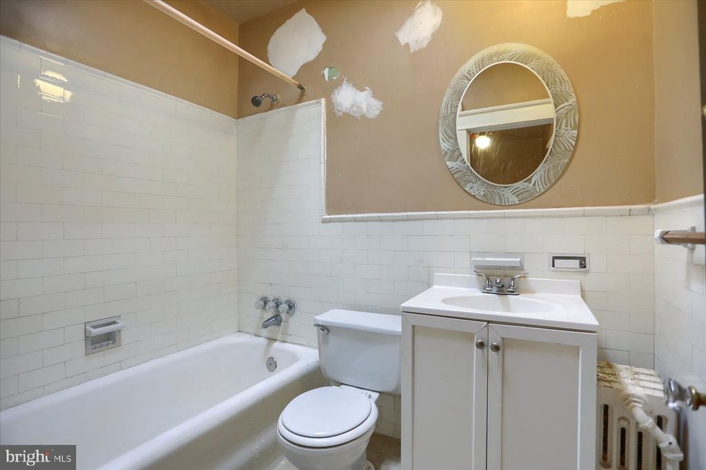 Image 21 of property listing at 2417 N PULASKI ST, Baltimore, MD 21217
