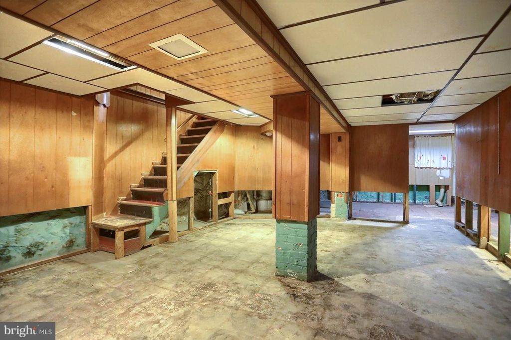 Image 22 of property listing at 2417 N PULASKI ST, Baltimore, MD 21217